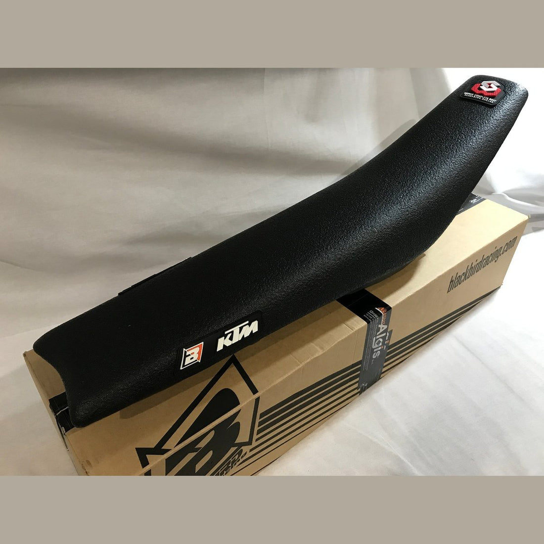 Seat, image 1 of 2