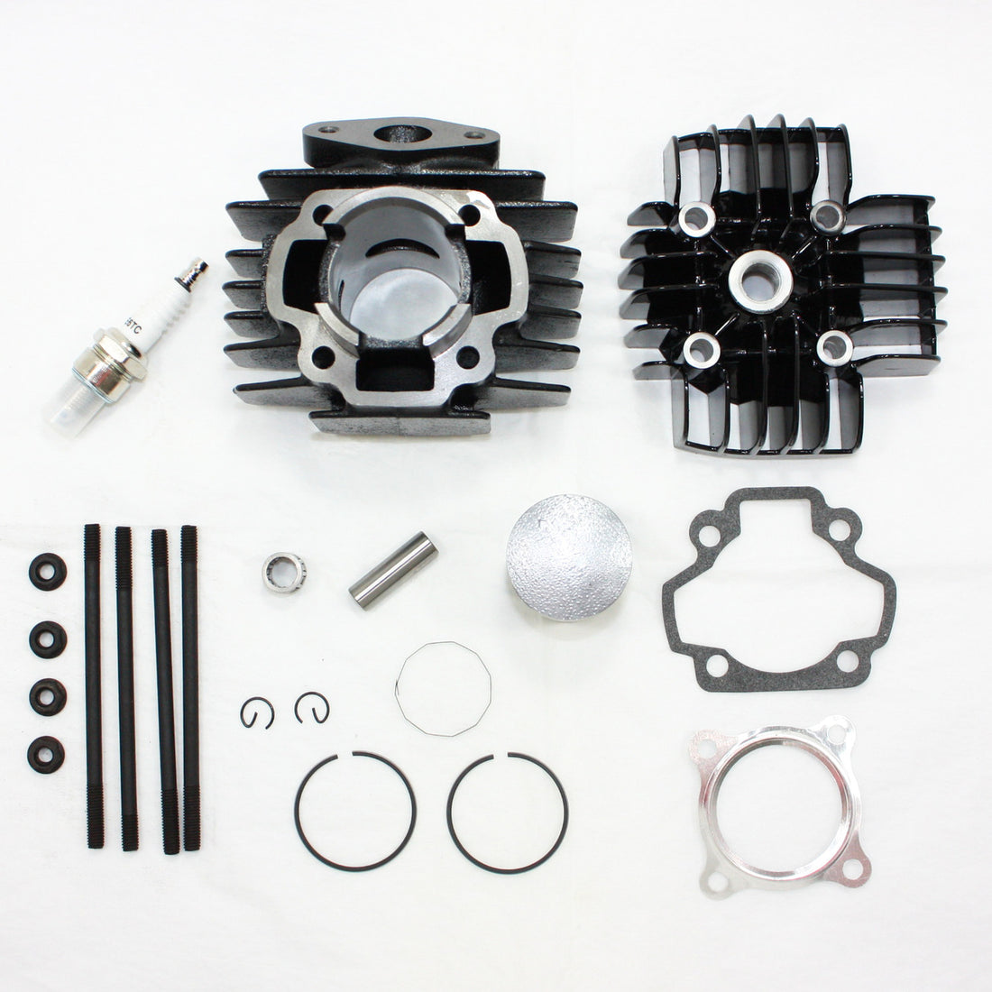 Piston Kit R228-, image 1 of 4