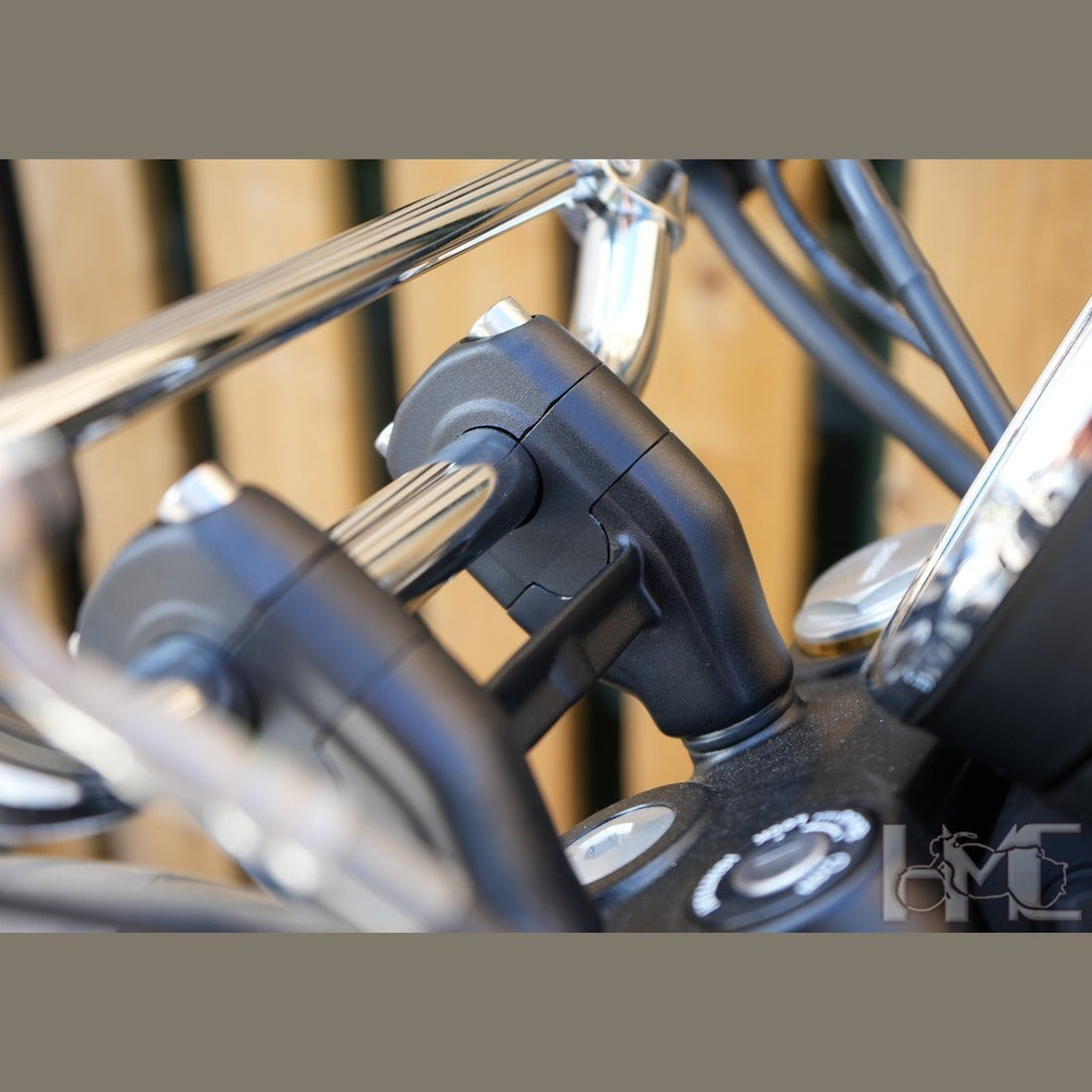 Handlebar, image 1 of 2
