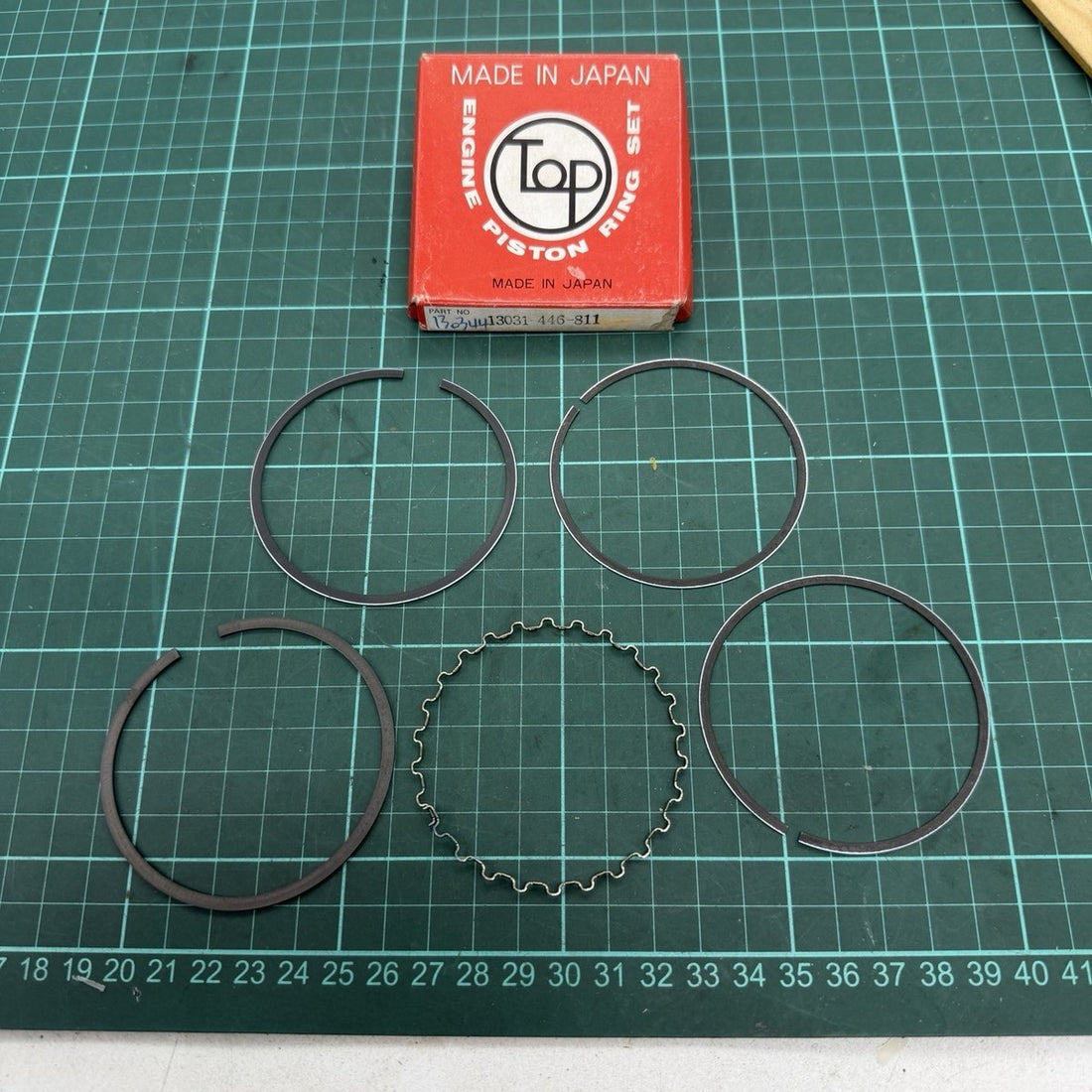Honda Piston Kit 13011-446-811, image 1 of 4