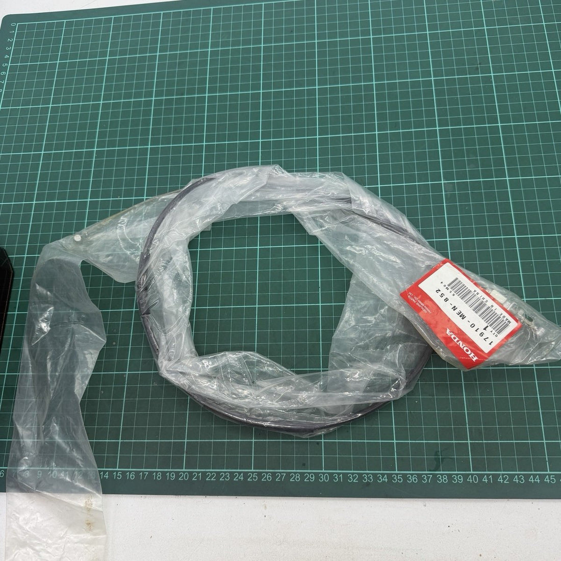 Honda Throttle Cable, image 1 of 4