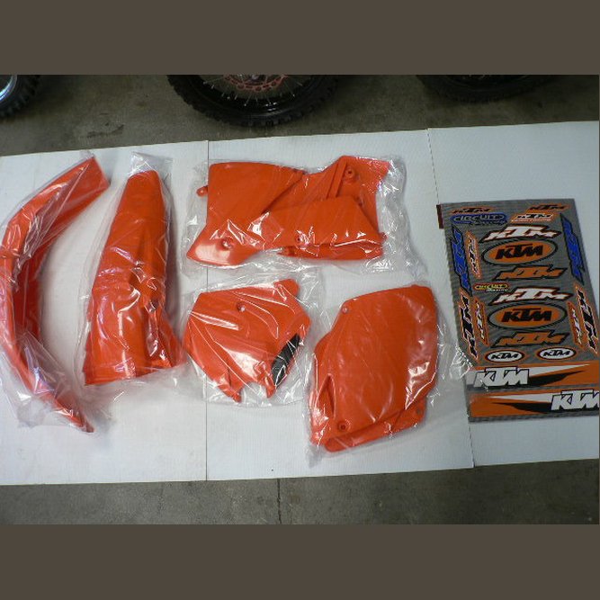 Race Tech Plastics Kit, image 1 of 3