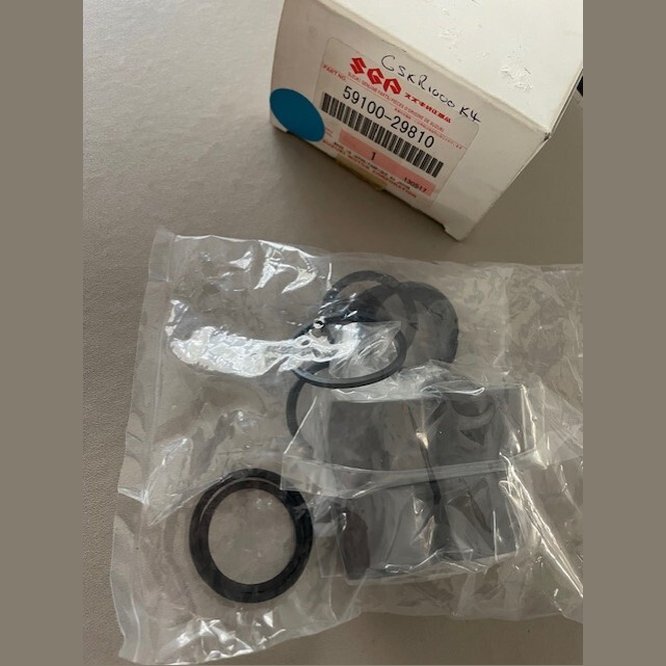 Suzuki Piston Kit 59100-29810, image 1 of 4